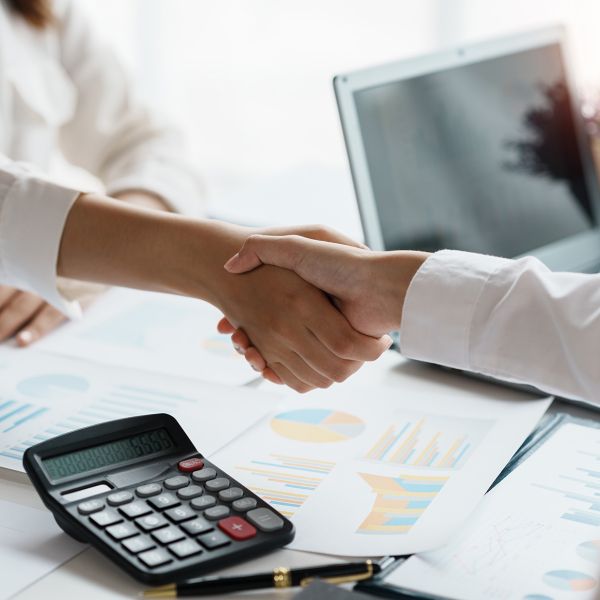 business-success-business-people-shake-hand-to-co-2026-01-08-07-36-53-utc